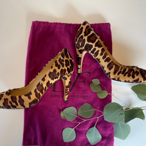 DvF Anette Leopard-Print Calf Hair Pump, Size 8.5 - Picture 5 of 11